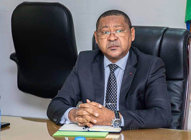 Gabon/ Le ministre de l’Economie Jean Marie Ogandaga jette l’éponge