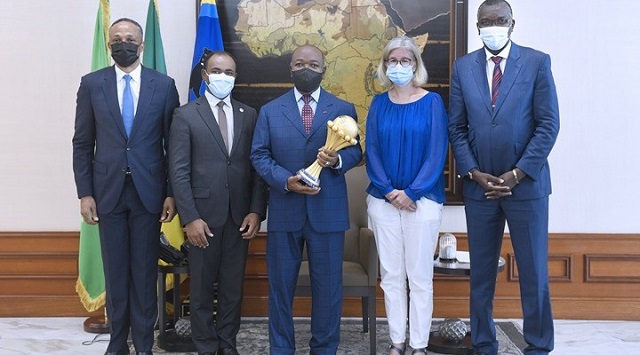 Gabon : le trophée de la Can  présenté à Ali Bongo Ondimba