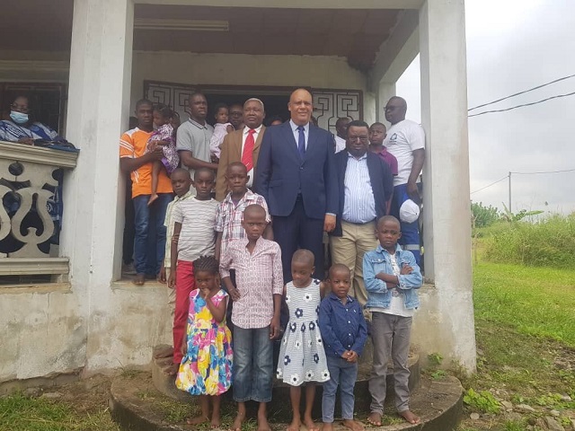 RSE: la SGEPP fait des heureux parmi les orphelins et les populations de Moanda