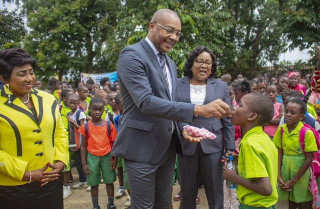 Gabon : le ministre de la Santé procède au lancement d’une campagne nationale de déparasitage gratuit contre les vers instestinaux