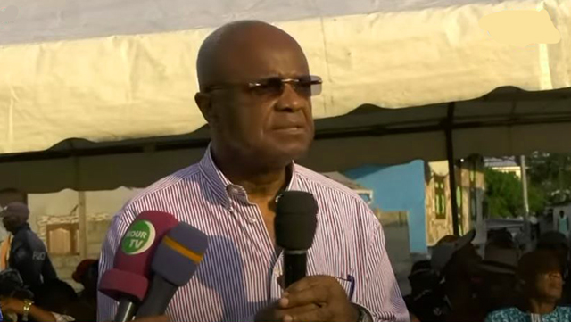 Gabon : Jean Eyeghé Ndong officialise son soutien à  Ali Bongo Ondimba pour la présidentielle de 2023