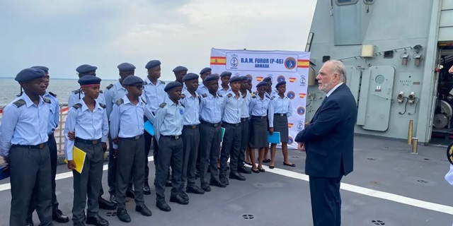 Gabon : Les élèves du prytanée militaire visitent le navire d’Action maritime espagnol